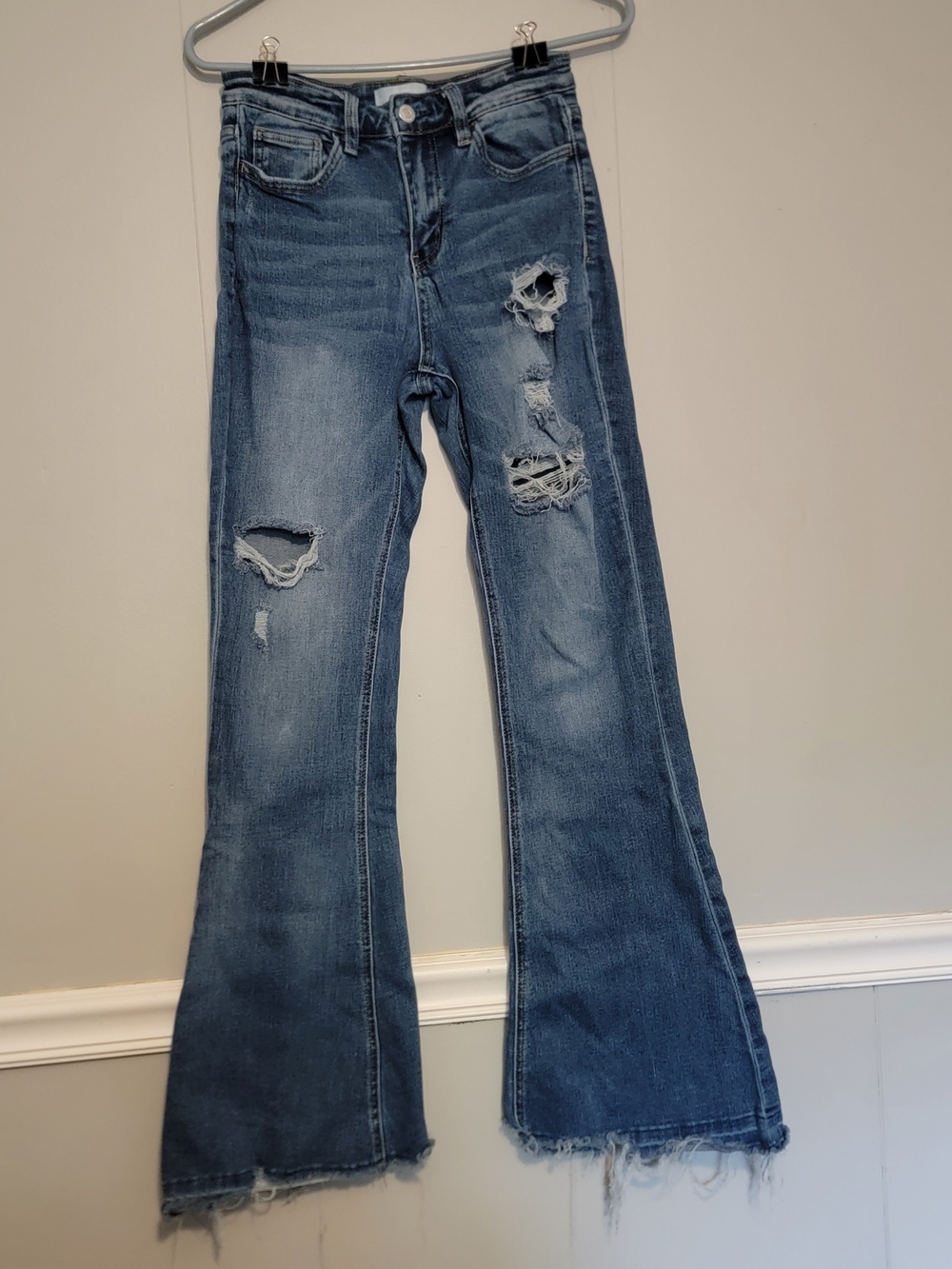 Distressed Jeans Size 27
